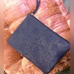 7 for all mankind navy blue snakeskin print clutch bag, new